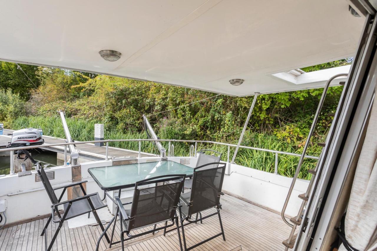 מלון איסט מולזי Eucala Motor Yacht מראה חיצוני תמונה
