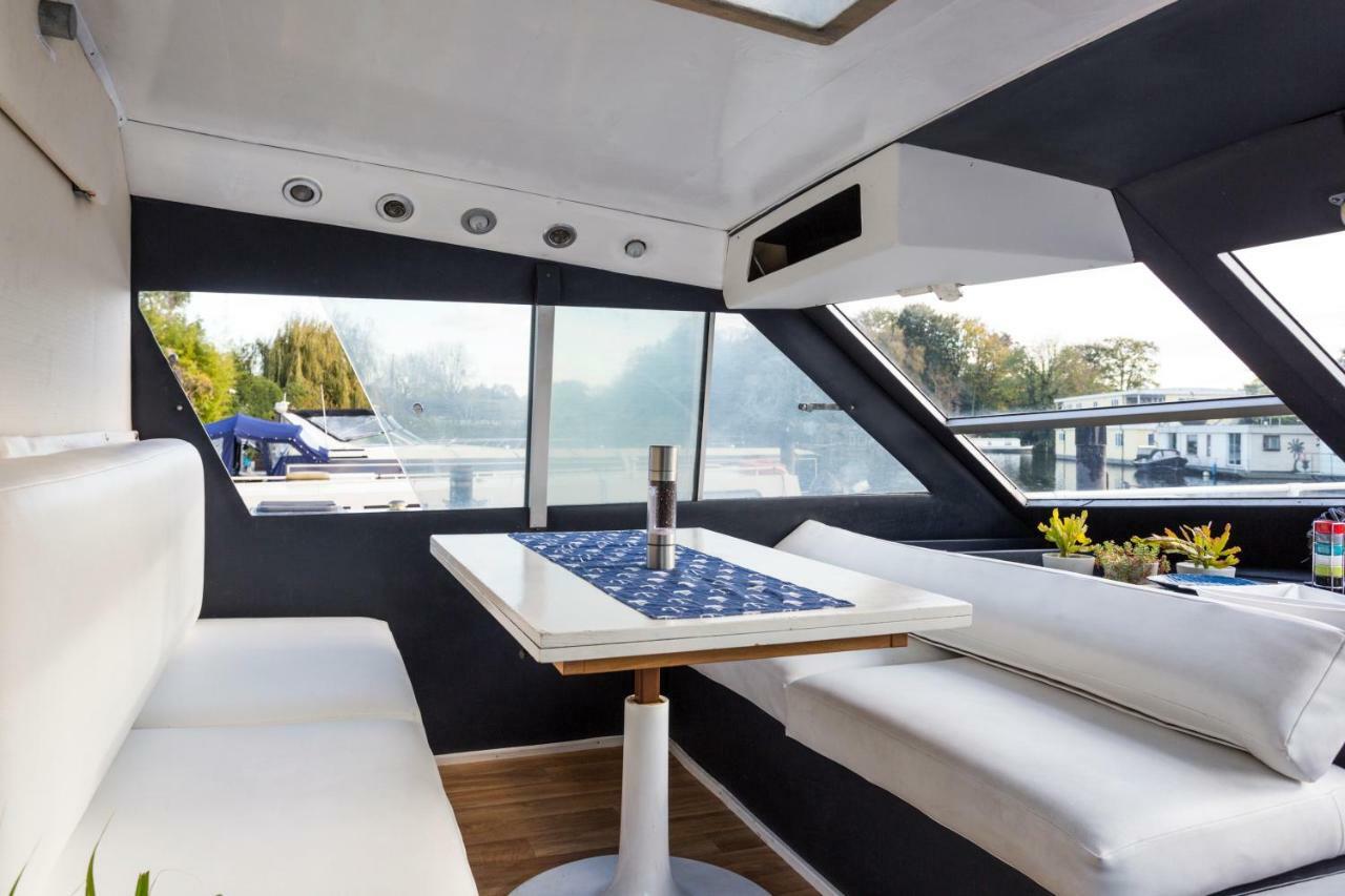 מלון איסט מולזי Eucala Motor Yacht מראה חיצוני תמונה