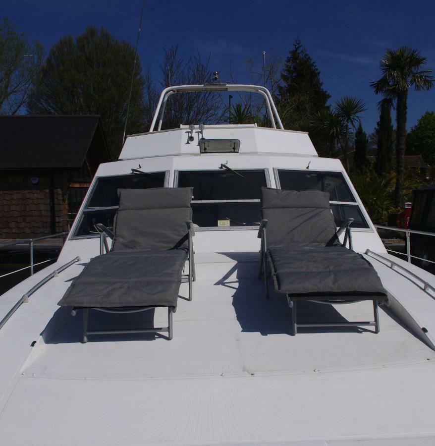 מלון איסט מולזי Eucala Motor Yacht מראה חיצוני תמונה